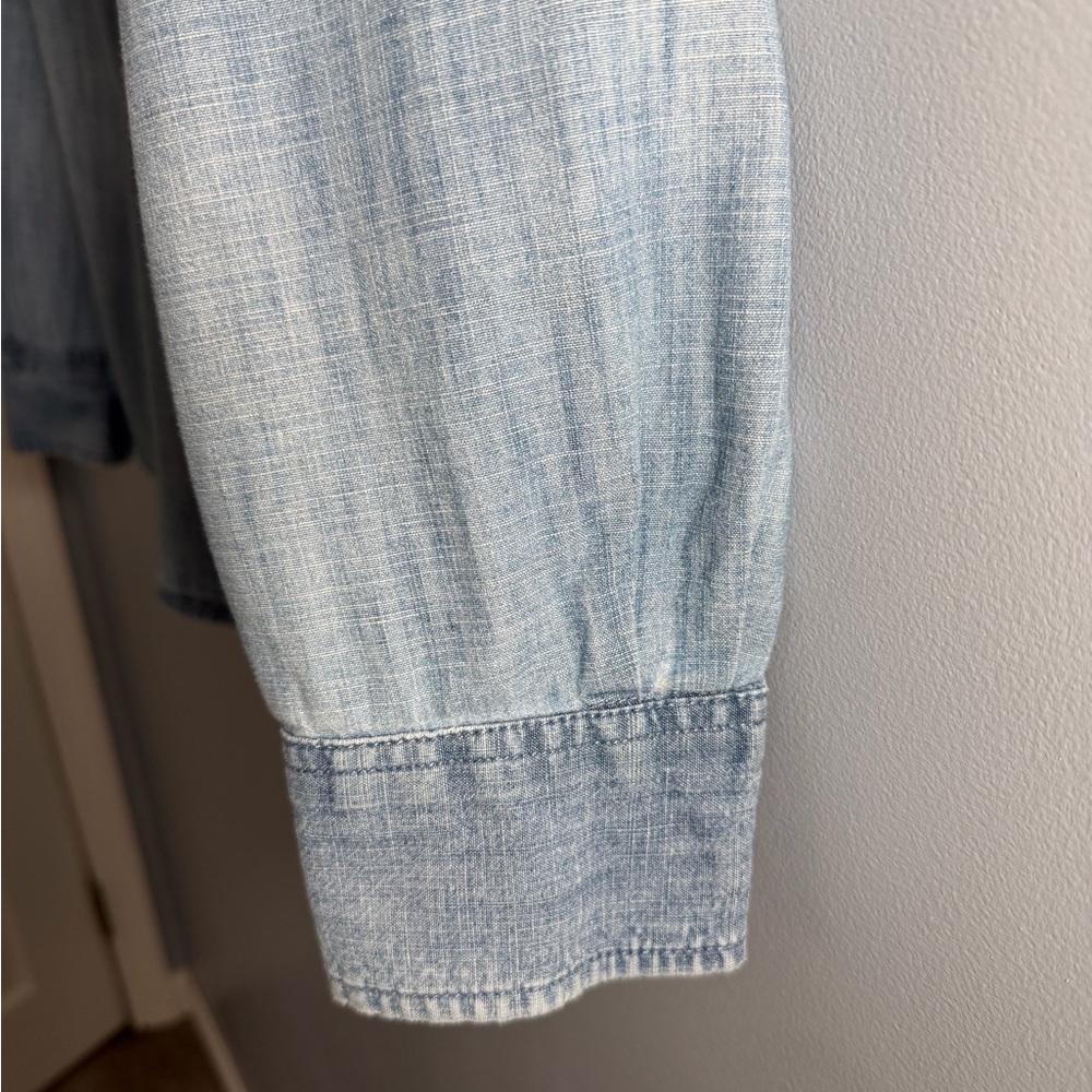 Merona Light Blue Chambray 3/4 Button Down Shirt women’s XL - Picture 4 of 8
